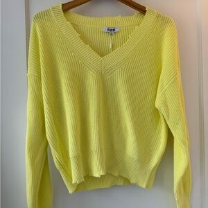 525 sweater. Beautiful color, new with tags